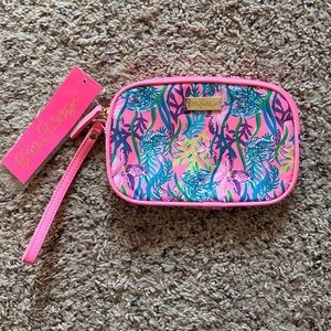 Lilly Pulitzer Gillie Wristlet in Bonaire Pink - Brand New with Tags